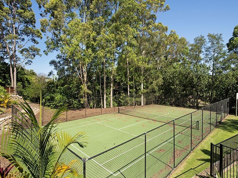 4/51 Cottesloe Drive, Robina QLD 4226