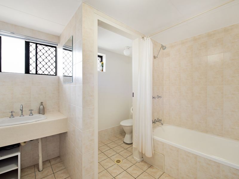 10/11 Old Burleigh Road, Surfers Paradise QLD 4217