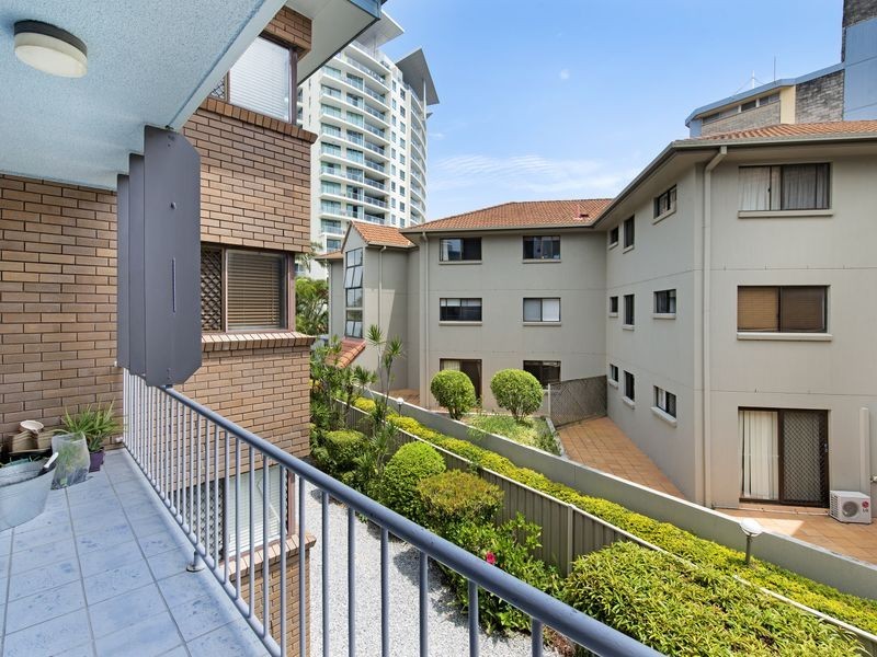 10/11 Old Burleigh Road, Surfers Paradise QLD 4217