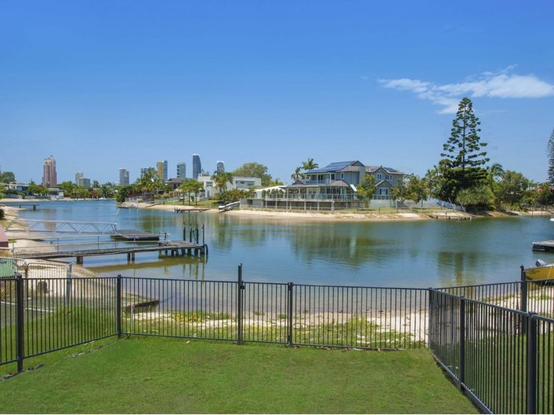 2/40 Rio Vista St, Broadbeach QLD 4218