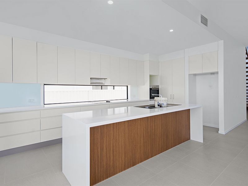 2/40 Rio Vista St, Broadbeach QLD 4218