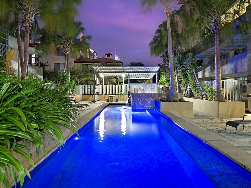 1/56 Stanhill Drive, Chevron Island QLD 4217