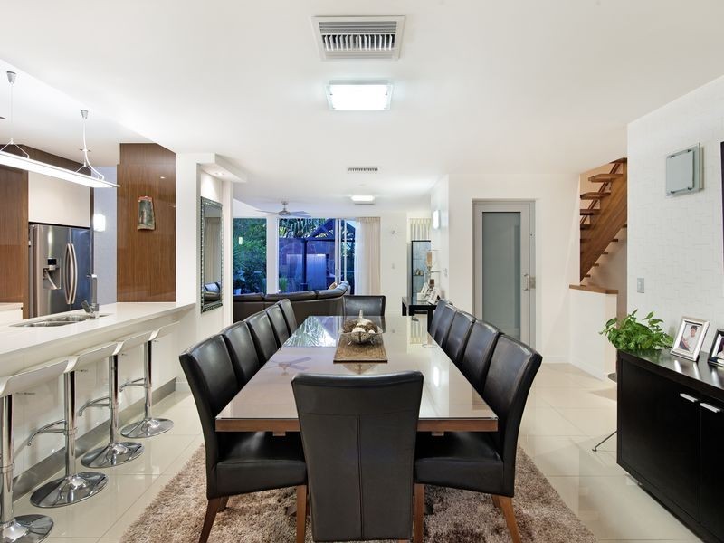 1/56 Stanhill Drive, Chevron Island QLD 4217