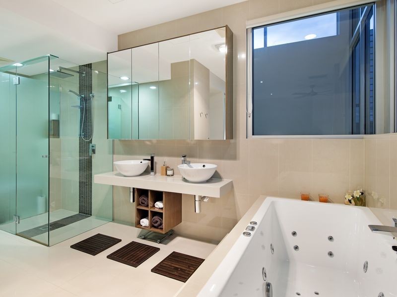 1/56 Stanhill Drive, Chevron Island QLD 4217