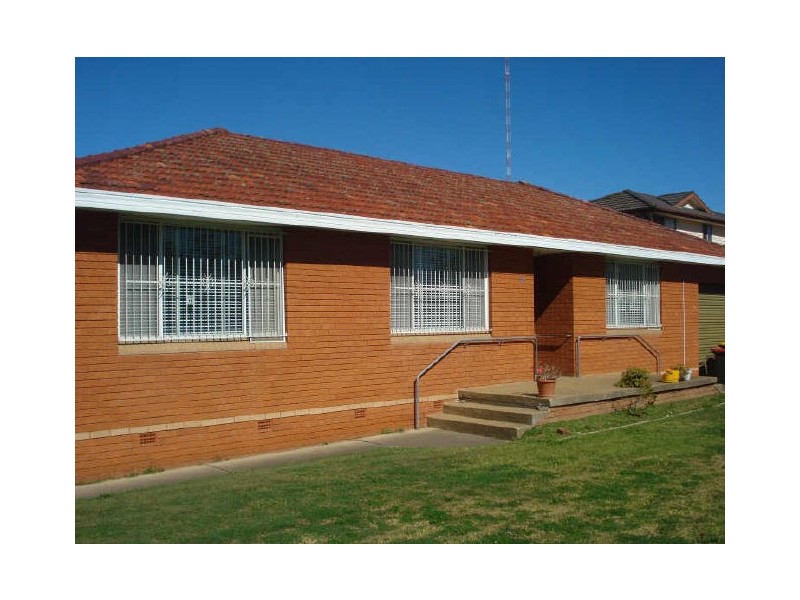 54 Hillview Parade, Lurnea NSW 2170