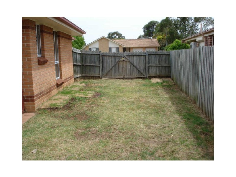 4 Glenrock Court, Wattle Grove NSW 2173