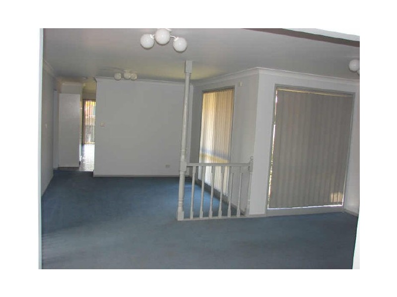 11 Centenial Park Court, Wattle Grove NSW 2173