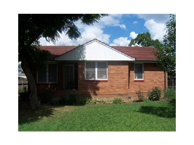 9 Clifton Place, Cartwright NSW 2168