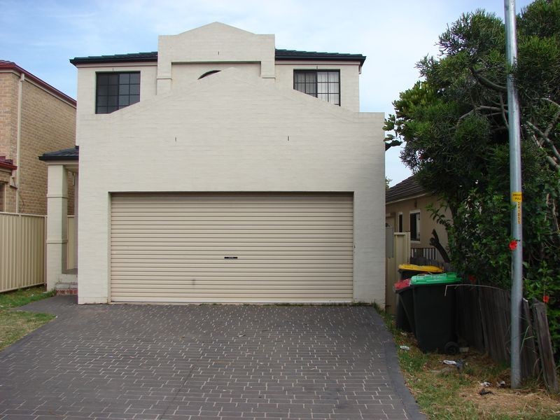 28 Moorebank Ave, Moorebank NSW 2170