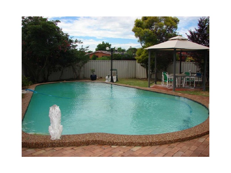 Fairfield West NSW 2165