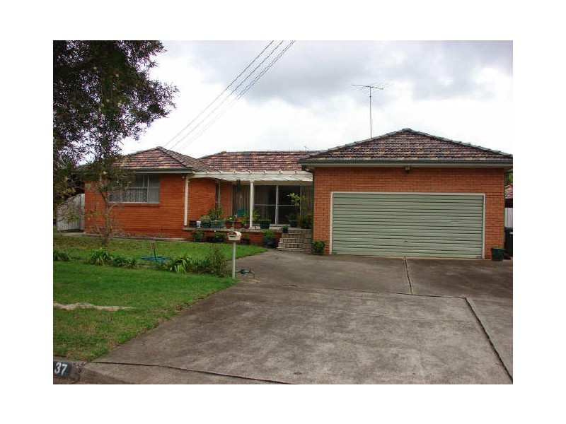 37 Lucas Avenue, Moorebank NSW 2170