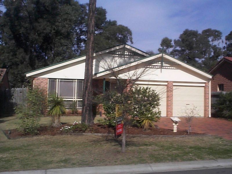 3 Kinross Court, Wattle Grove NSW 2173