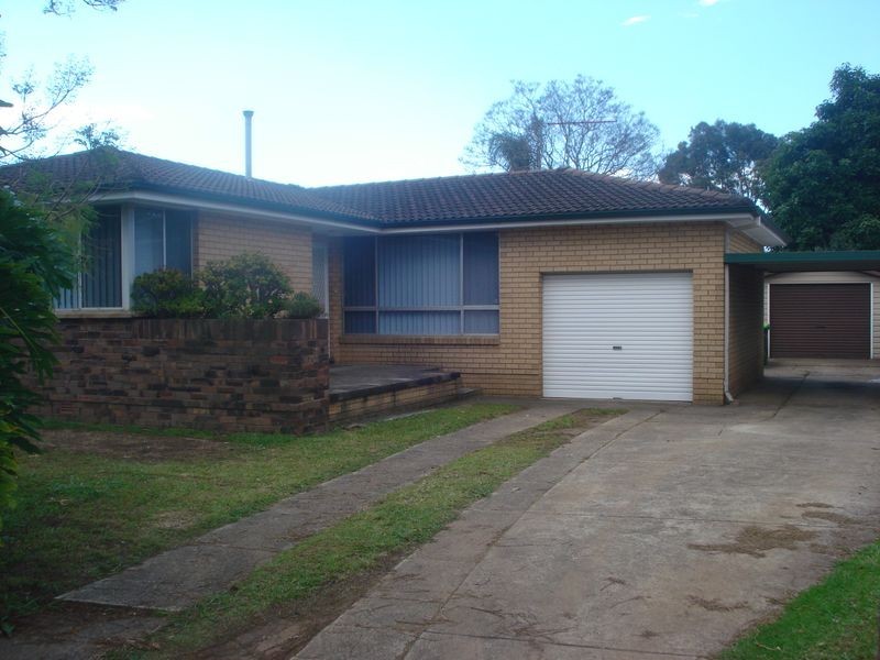 8 Dredge Avenue, Moorebank NSW 2170