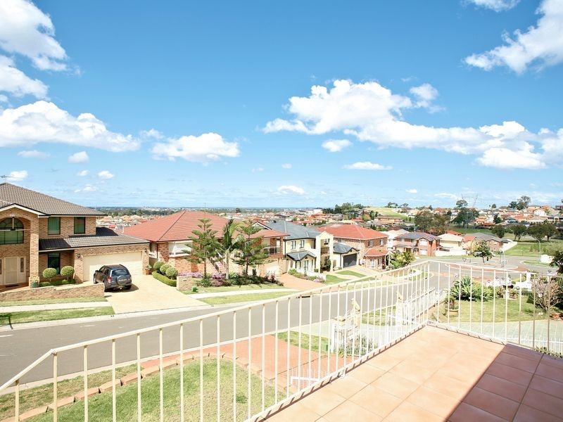 8 Scottsdale Circuit, West Hoxton NSW 2171