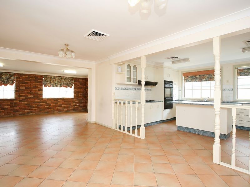 11 Darling Avenue, Lurnea NSW 2170