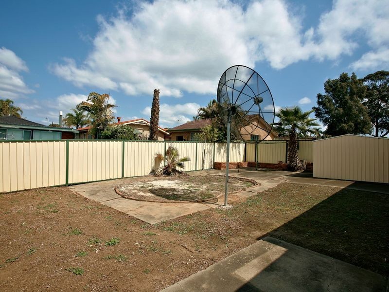 11 Darling Avenue, Lurnea NSW 2170
