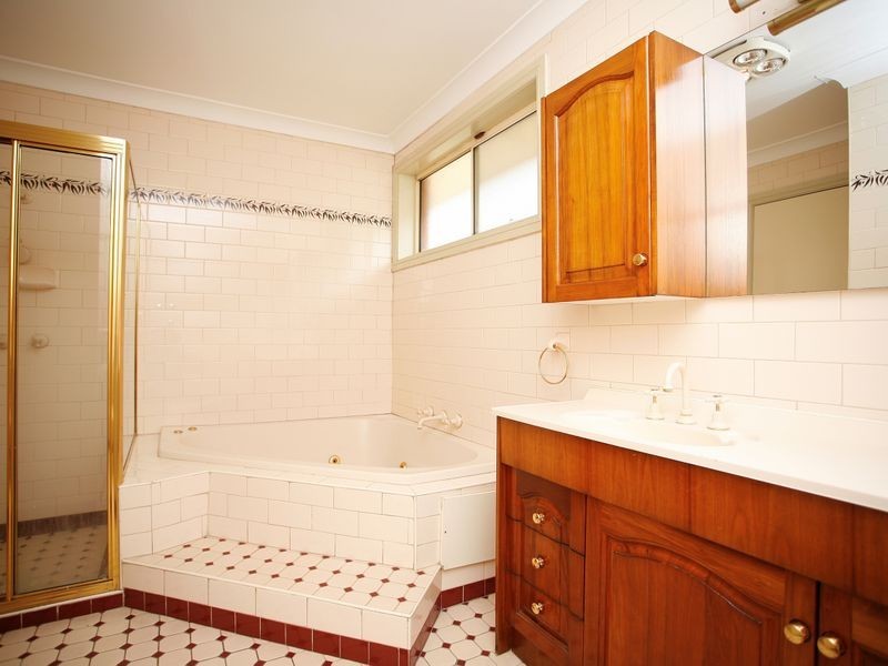11 Darling Avenue, Lurnea NSW 2170