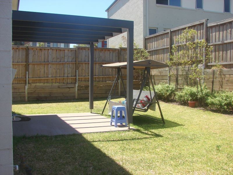 4 Hadlow Avenue, Glenfield NSW 2167