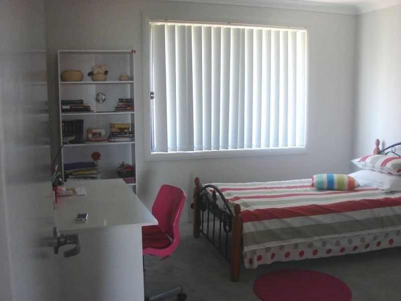 4 Hadlow Avenue, Glenfield NSW 2167