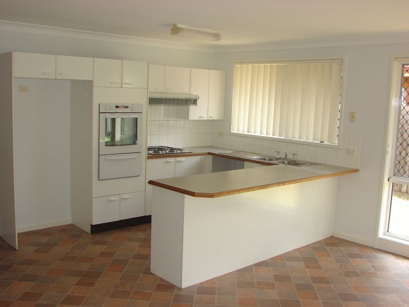 Wattle Grove NSW 2173