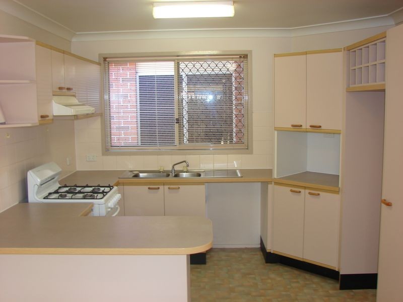 18 Lanyon Court, Wattle Grove NSW 2173