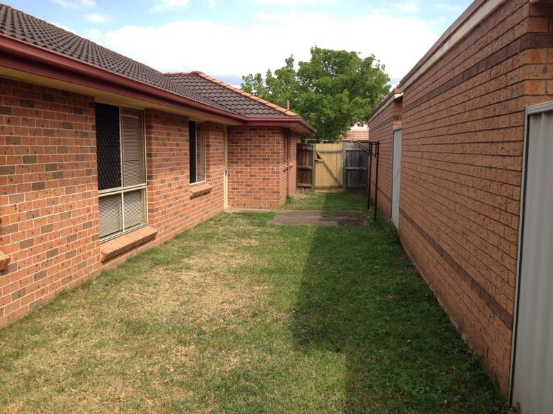 18 Lanyon Court, Wattle Grove NSW 2173