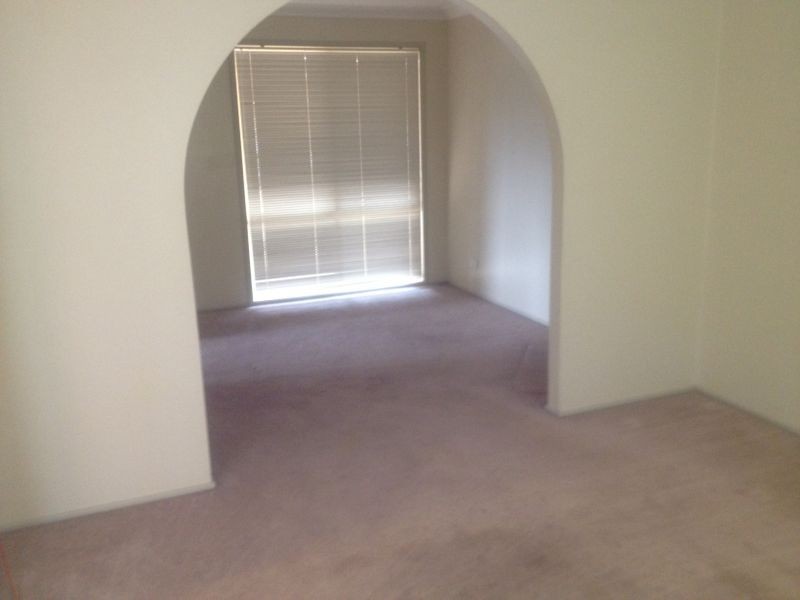 25 Trentham Park Court, Wattle Grove NSW 2173