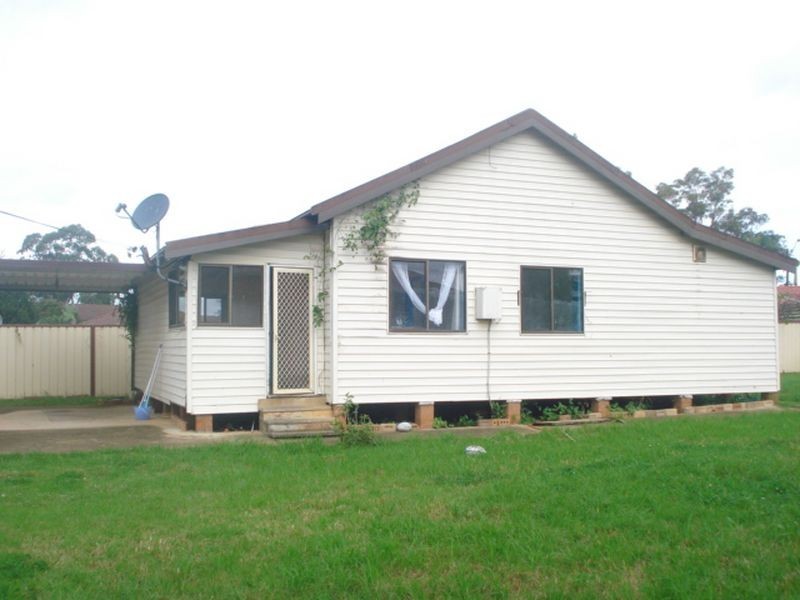 8A Tarlington Parade, Bonnyrigg NSW 2177