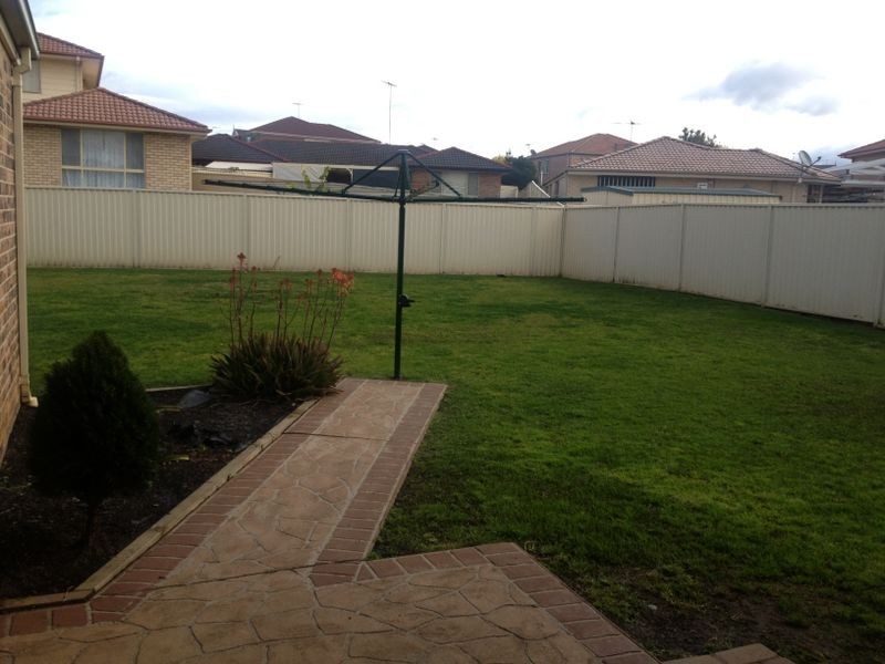 50 Greenway Drive, West Hoxton NSW 2171