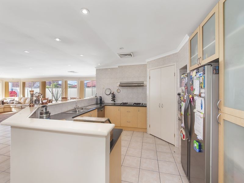 32 Carmichael Drive, West Hoxton NSW 2171