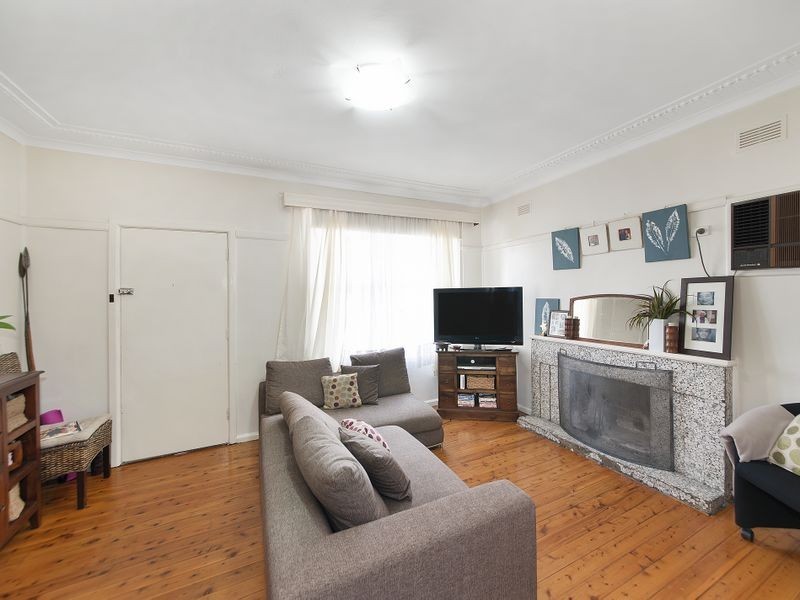 38 Hinkler Ave, Warwick Farm NSW 2170