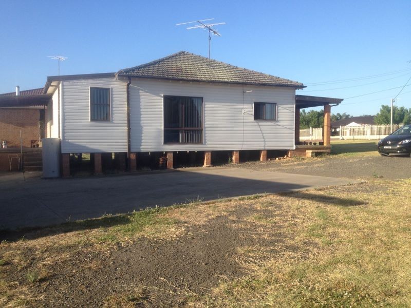 200 Clementson Drive, Rossmore NSW 2557