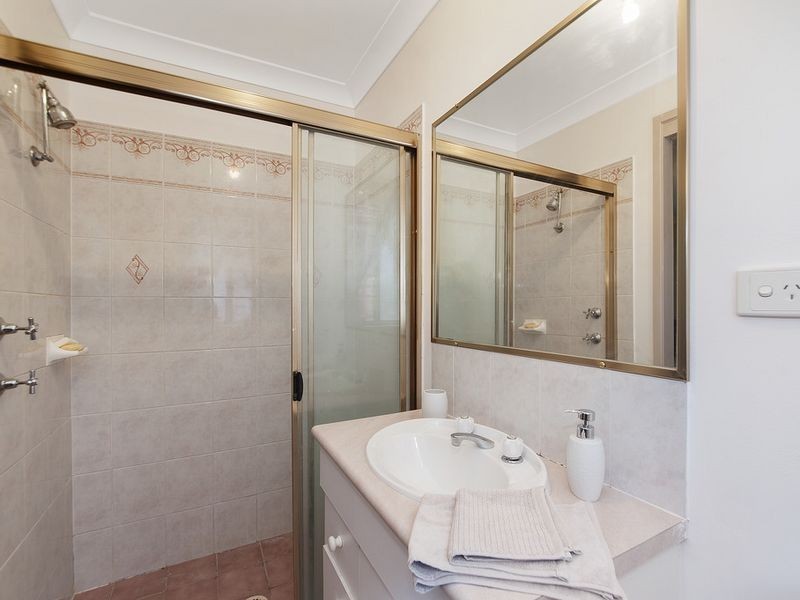 6 Lloyd Place, Casula NSW 2170