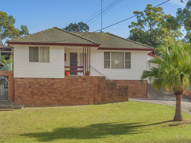 11 Coonong Street, Busby NSW 2168