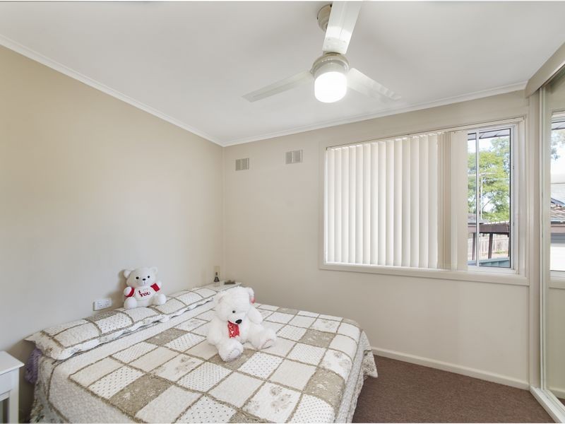 11 Coonong Street, Busby NSW 2168