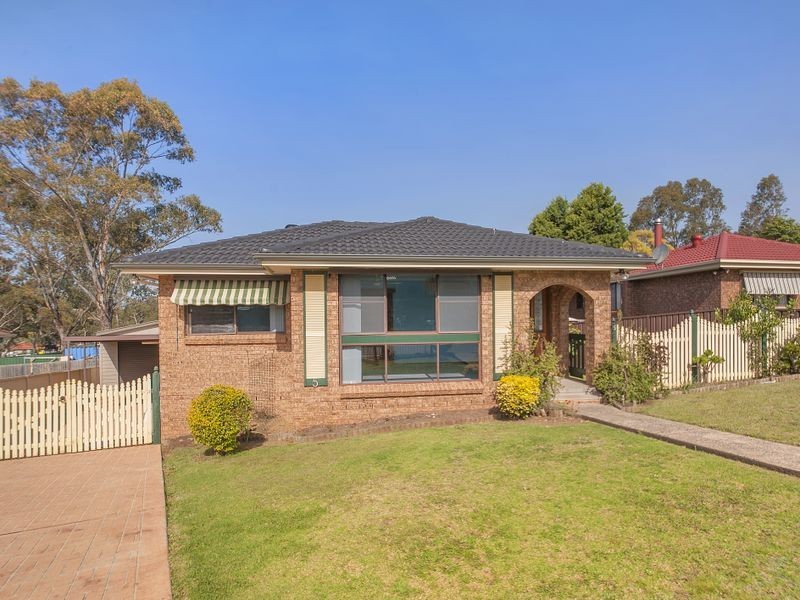 5 Othello Avenue, Rosemeadow NSW 2560