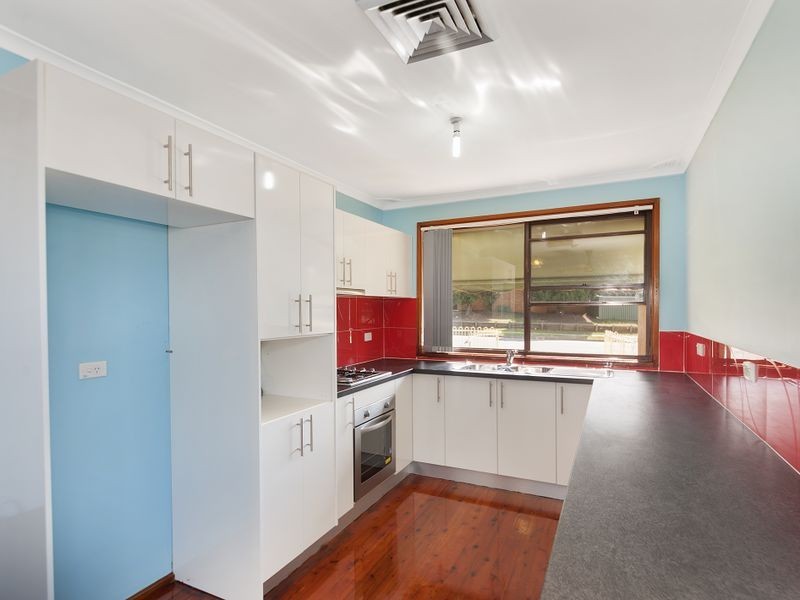 5 Othello Avenue, Rosemeadow NSW 2560