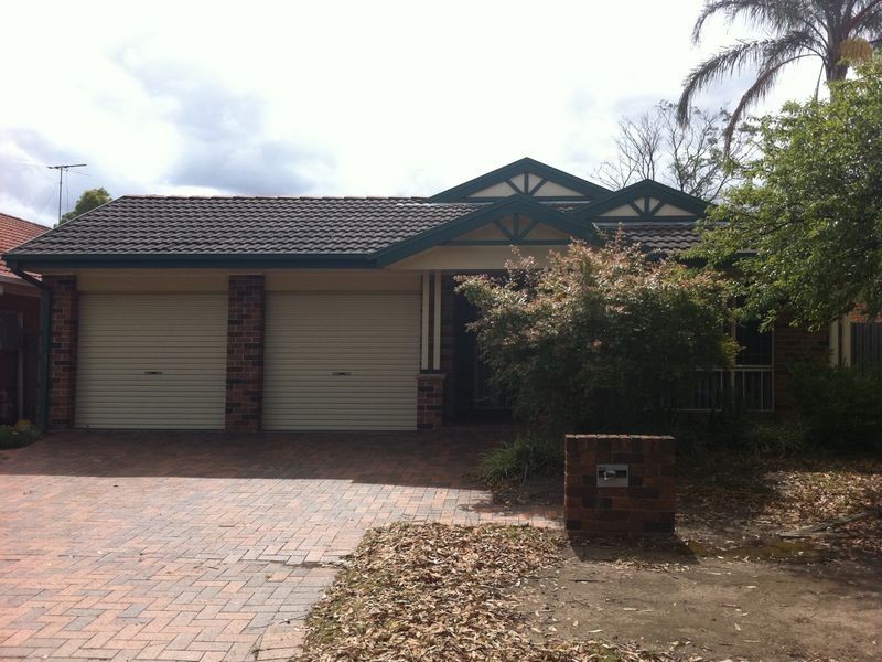 8 Ellerston Court, Wattle Grove NSW 2173