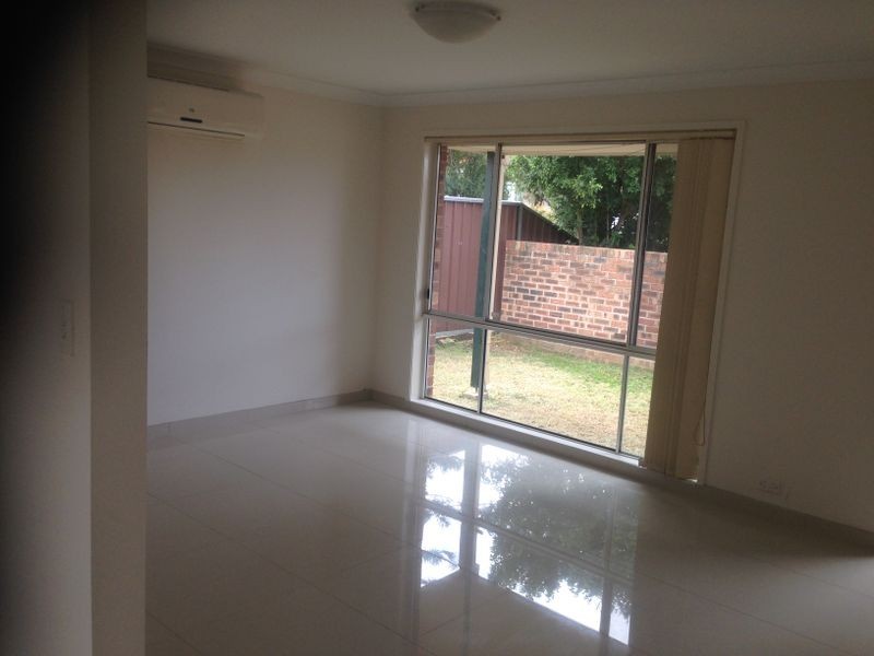 1/6 Mayberry Cres, Liverpool NSW 2170