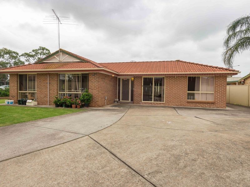 7 Williams Close, Hoxton Park NSW 2171