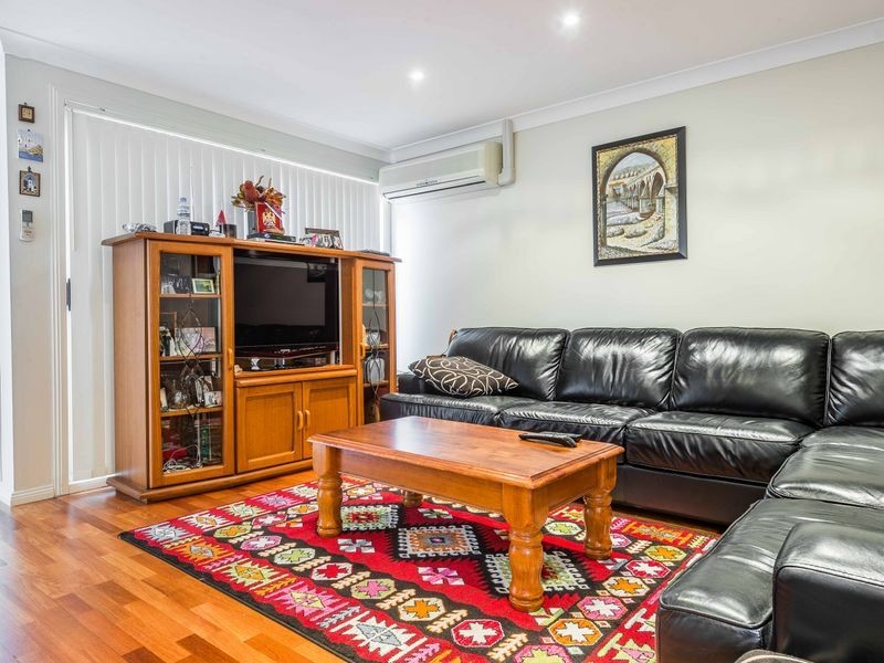 13 Greenfinch Street, Green Valley NSW 2168