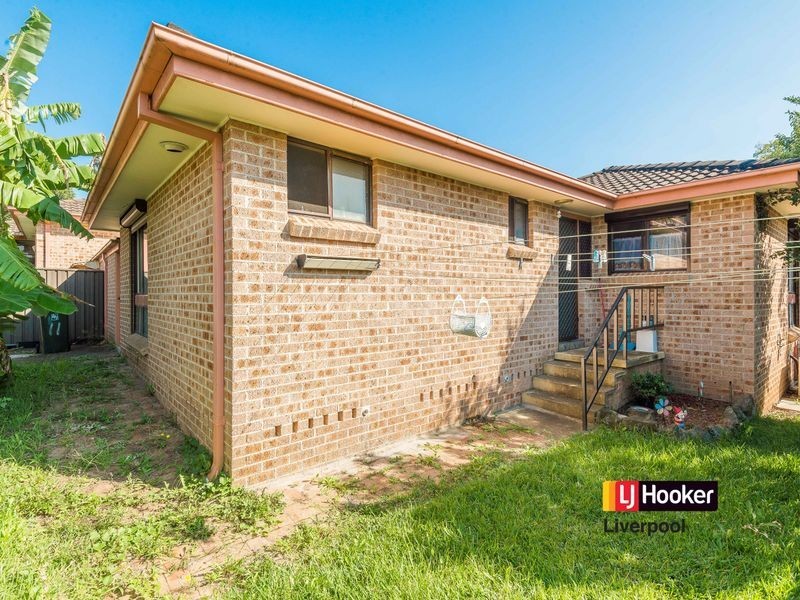 11/65 Fuchsia Crescent, Macquarie Fields NSW 2564