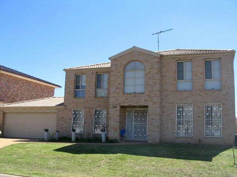 17 Solander Avenue, West Hoxton NSW 2171