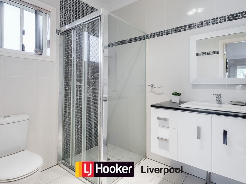 2 Sandover Court, Wattle Grove NSW 2173