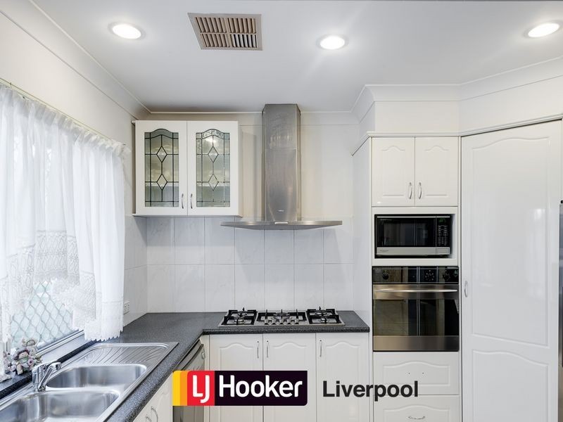 2 Sandover Court, Wattle Grove NSW 2173