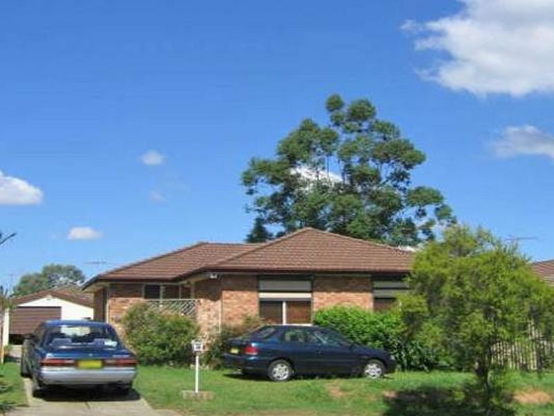 34 Lawley Street, Bossley Park NSW 2176