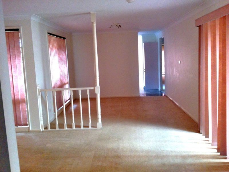 8 Ellerston Court, Wattle Grove NSW 2173