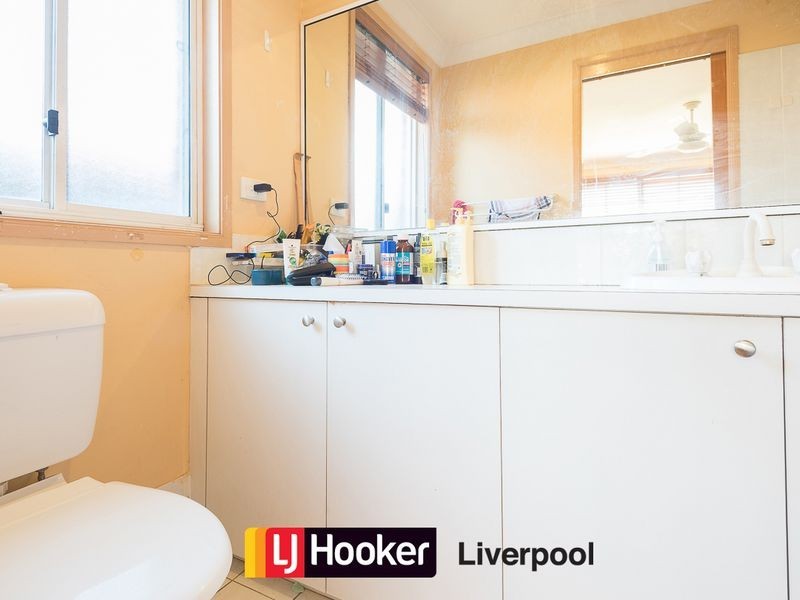 206 Leacocks Lane, Casula NSW 2170