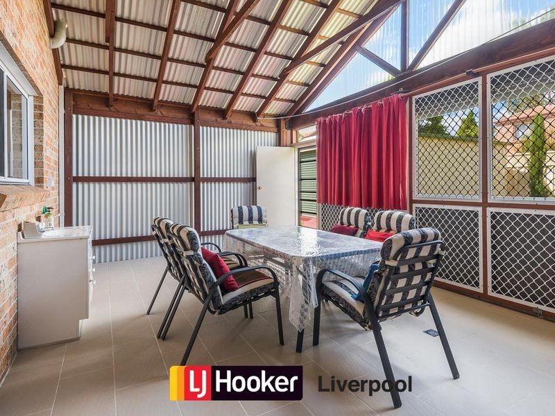 5 Mollymook Street, Prestons NSW 2170