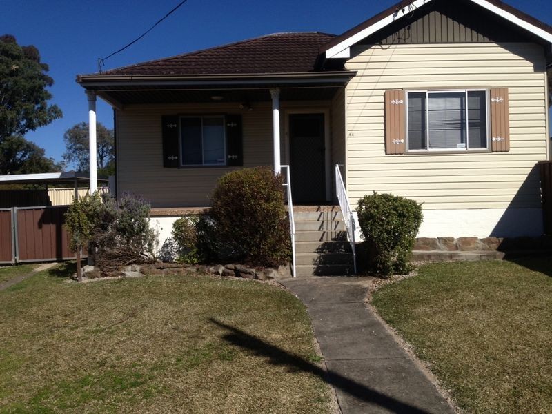 14 Lang Rd,, Casula NSW 2170